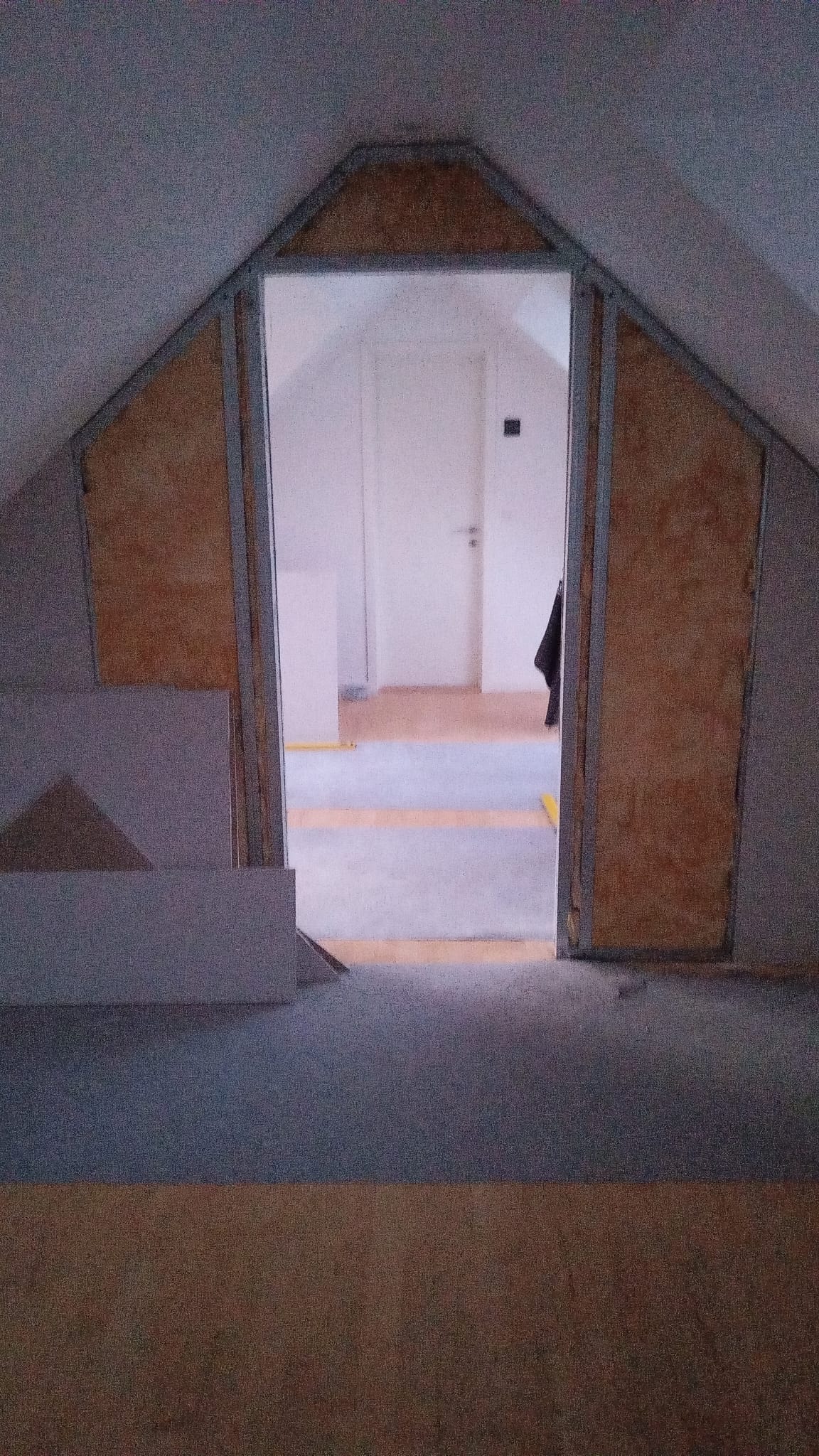 Isolering af skillevæg