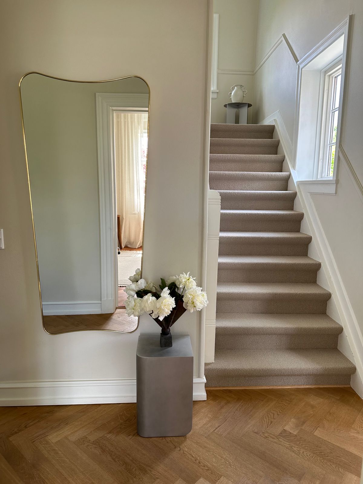 Væg til væg tæppe på trappe