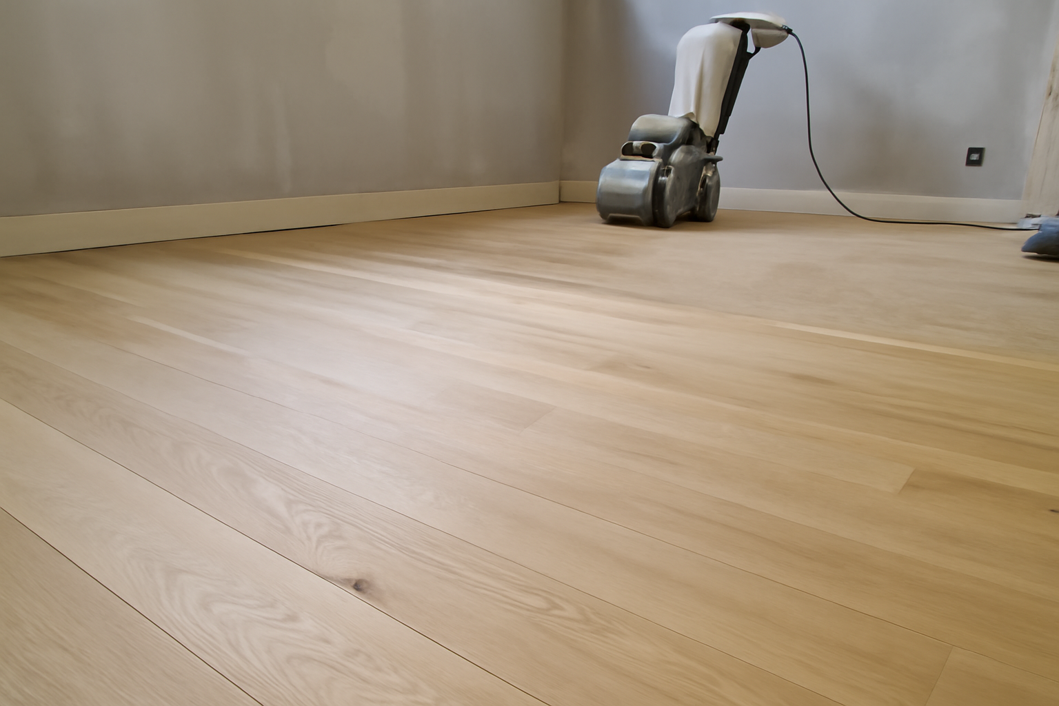 Illustration af: Opnå et moderne og slidstærkt hjem med mat lak gulv