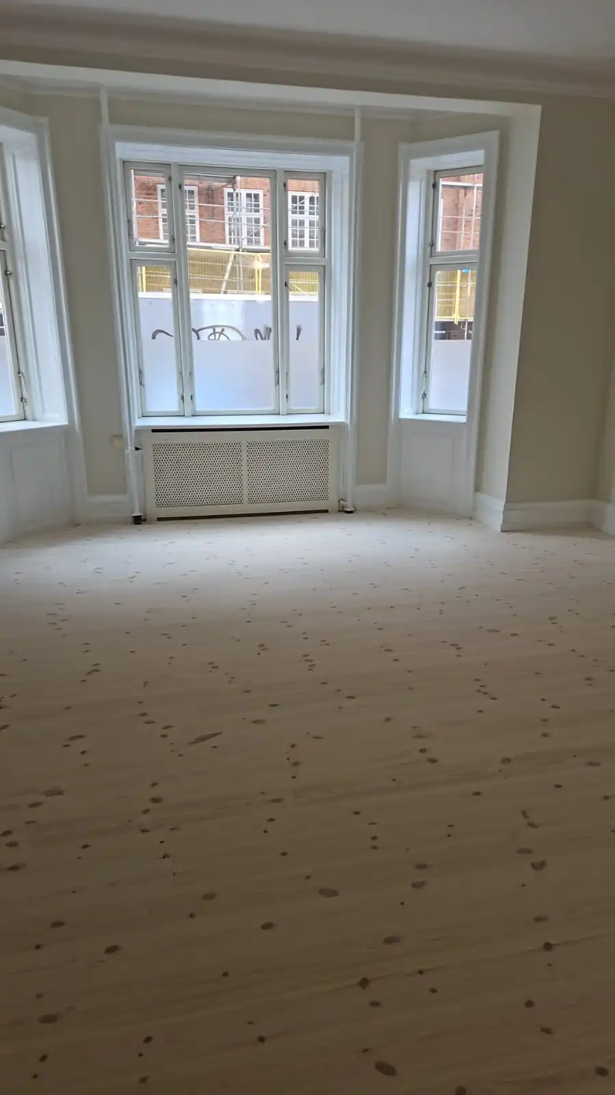 Spartling af vægge og lofter under renovering
