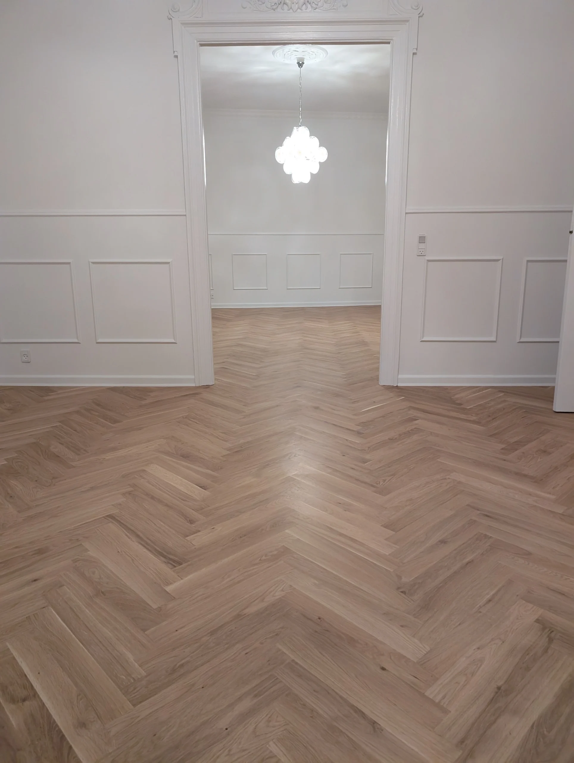 Færdigmalede vægge og lofter i en bolig i København